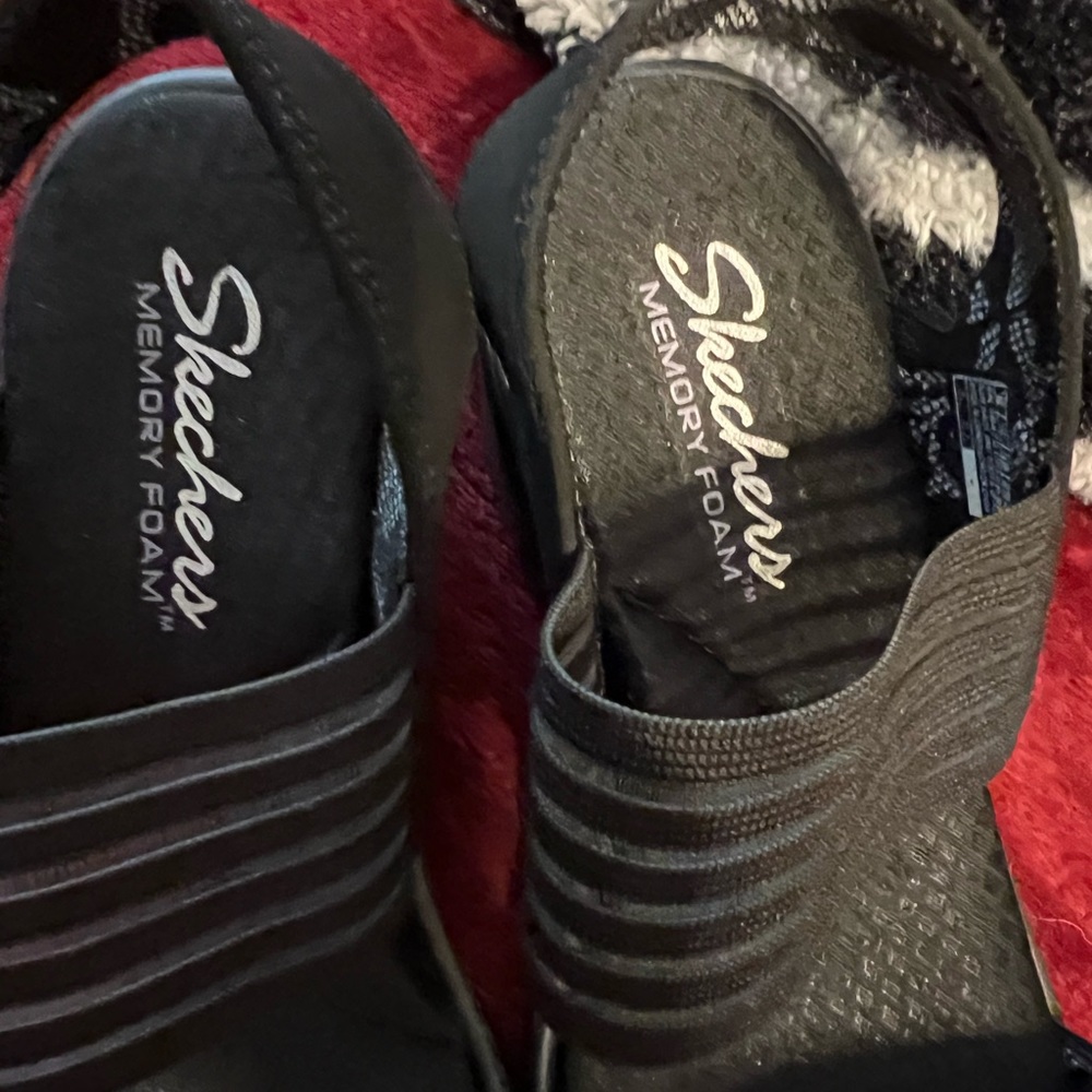 Sketchers Wedged Slingback Sandals - Picture 4 of 4